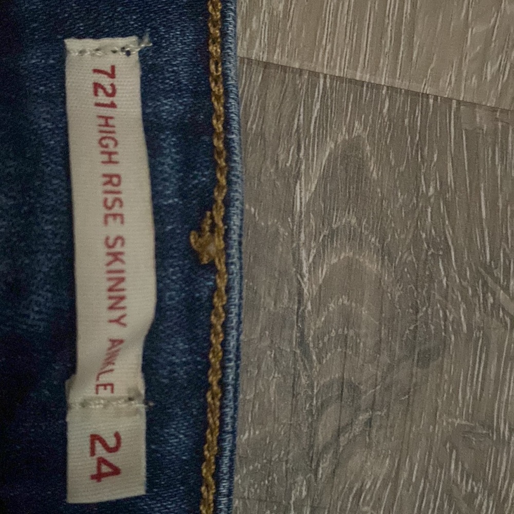 Jeans - Picture 2 of 3